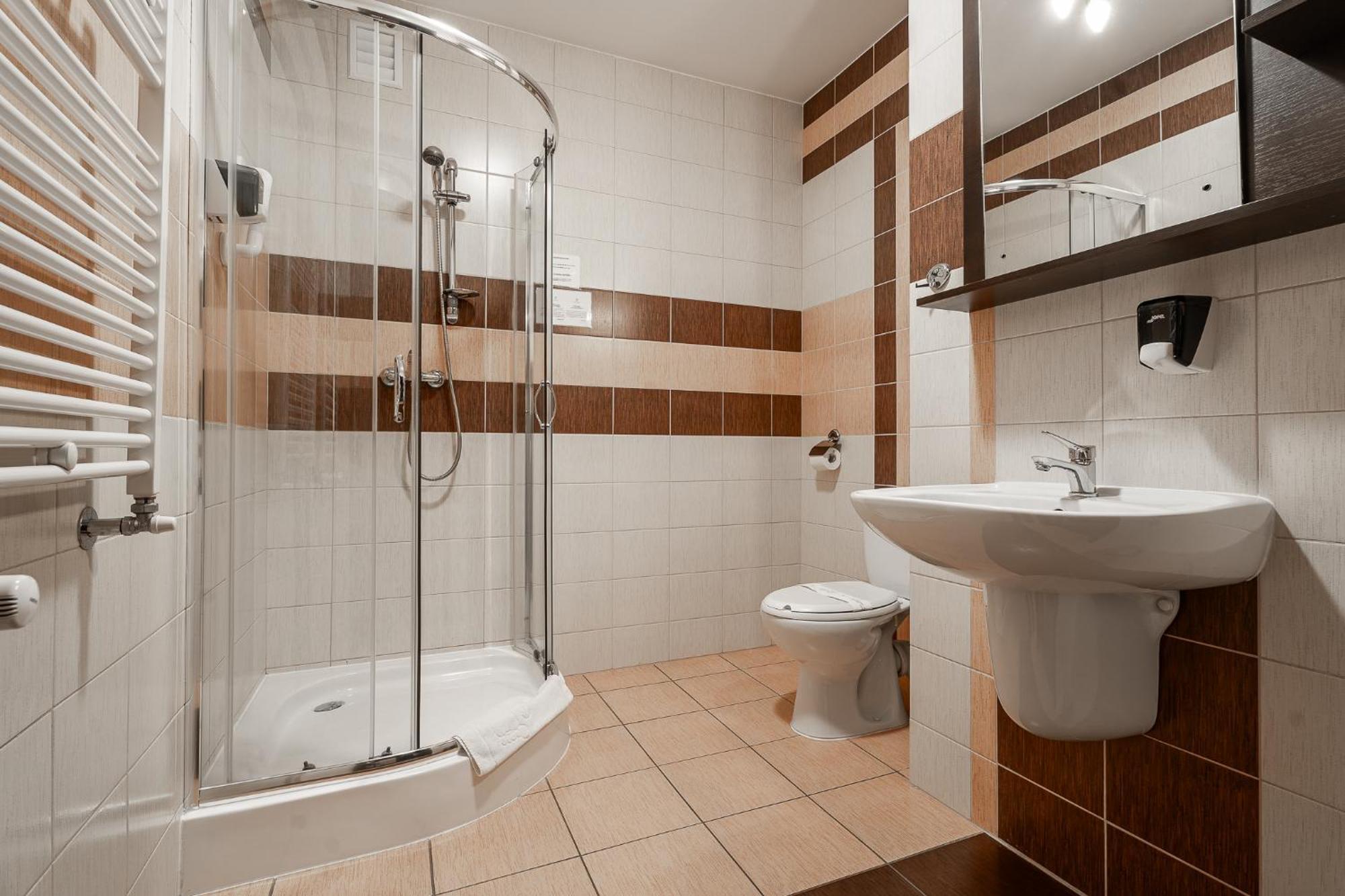 Hotel Cztery Pory Roku Glogow Malopolski Bagian luar foto
