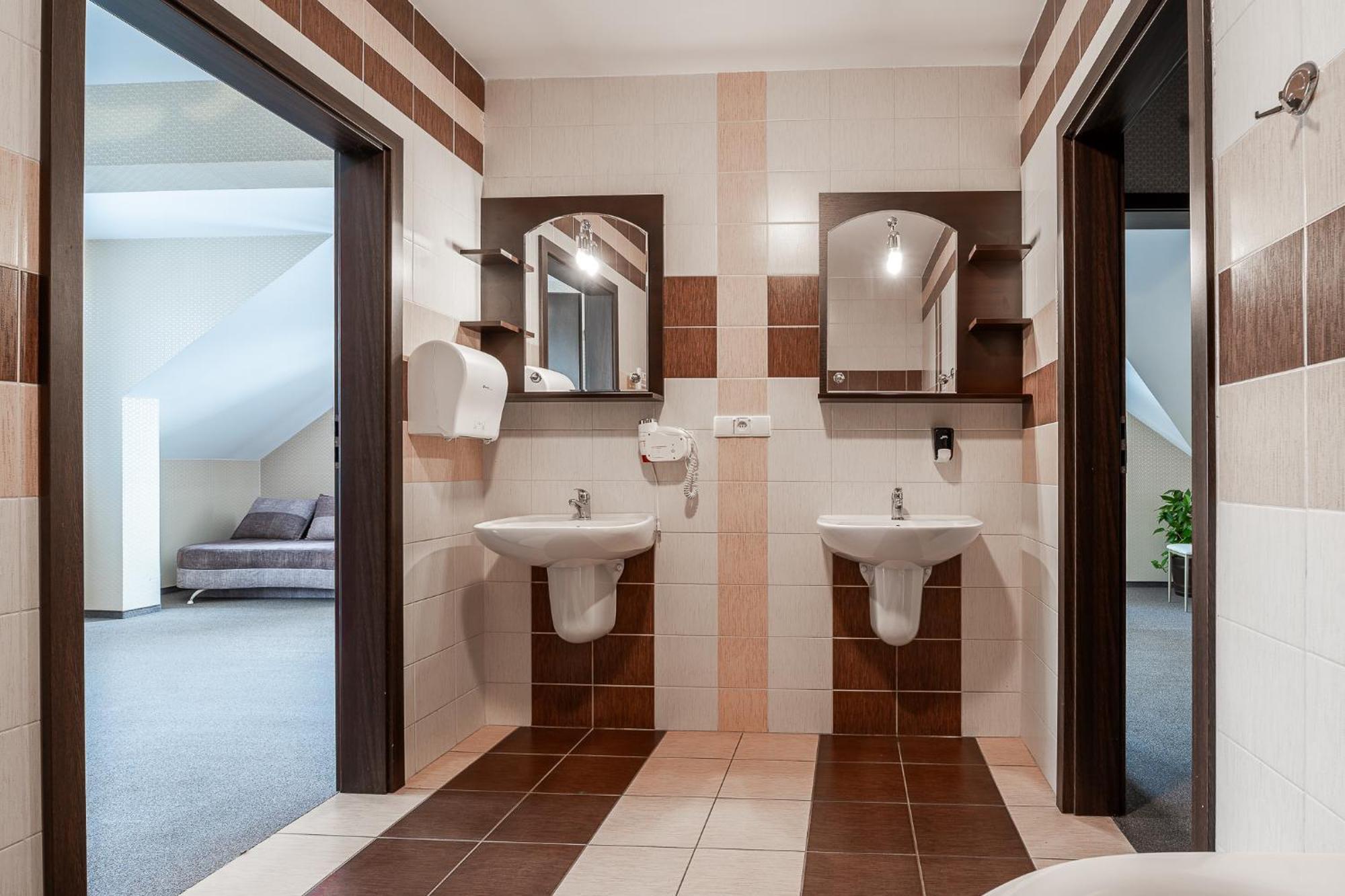 Hotel Cztery Pory Roku Glogow Malopolski Bagian luar foto